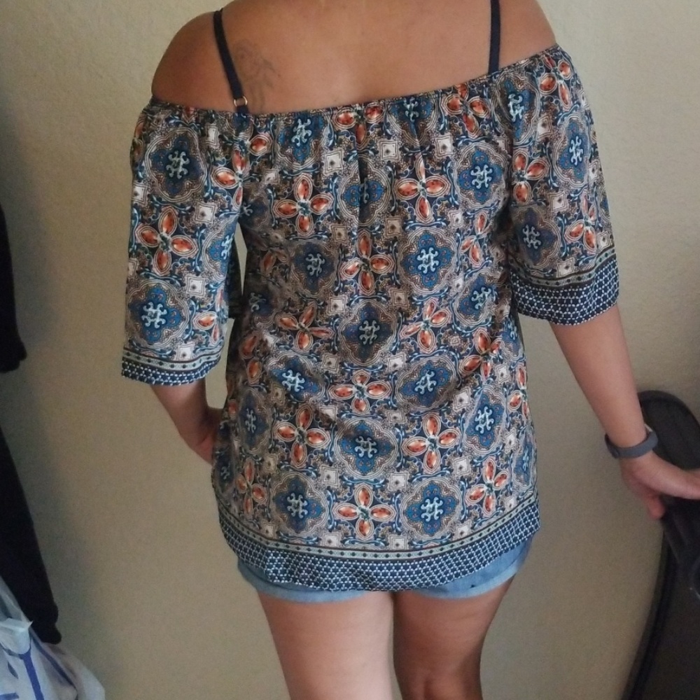 Batique Off Shoulder Blouse - Picture 2 of 3